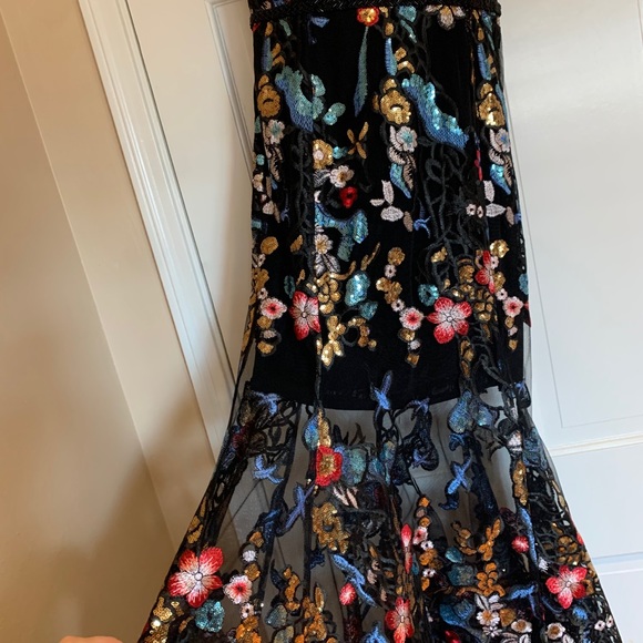 Bronx and Banco dress sequined formal gown. - Picture 3 of 6